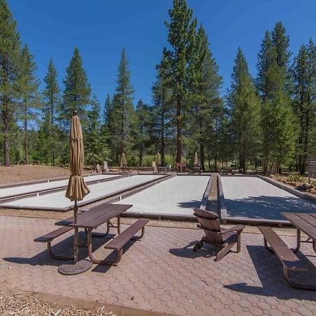 3Br Tahoe Donner Cabin With Hoa Perks Like Pools Hot-Tub Minutes To Trails Lake Golf Тръки Екстериор снимка