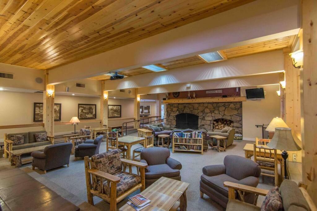 3Br Tahoe Donner Cabin With Hoa Perks Like Pools Hot-Tub Minutes To Trails Lake Golf Тръки Екстериор снимка