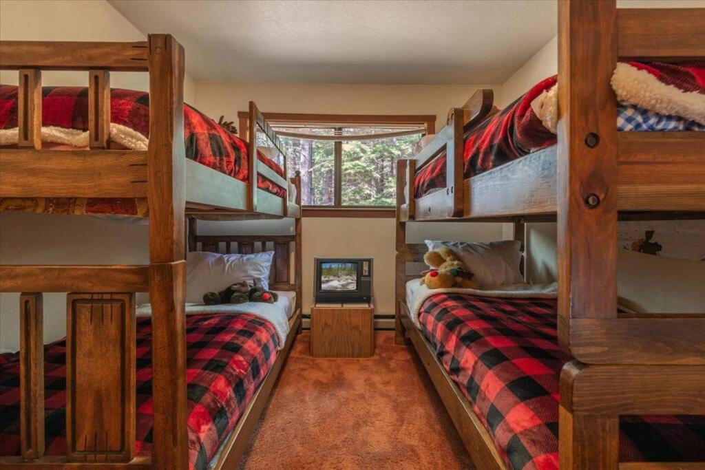 3Br Tahoe Donner Cabin With Hoa Perks Like Pools Hot-Tub Minutes To Trails Lake Golf Тръки Екстериор снимка