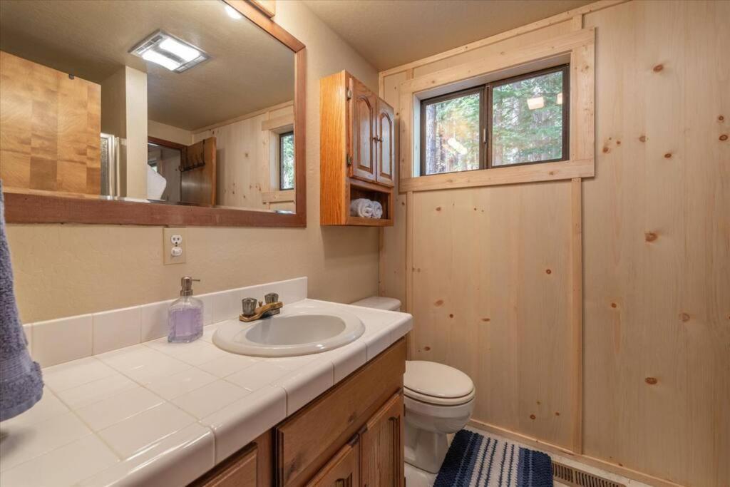 3Br Tahoe Donner Cabin With Hoa Perks Like Pools Hot-Tub Minutes To Trails Lake Golf Тръки Екстериор снимка
