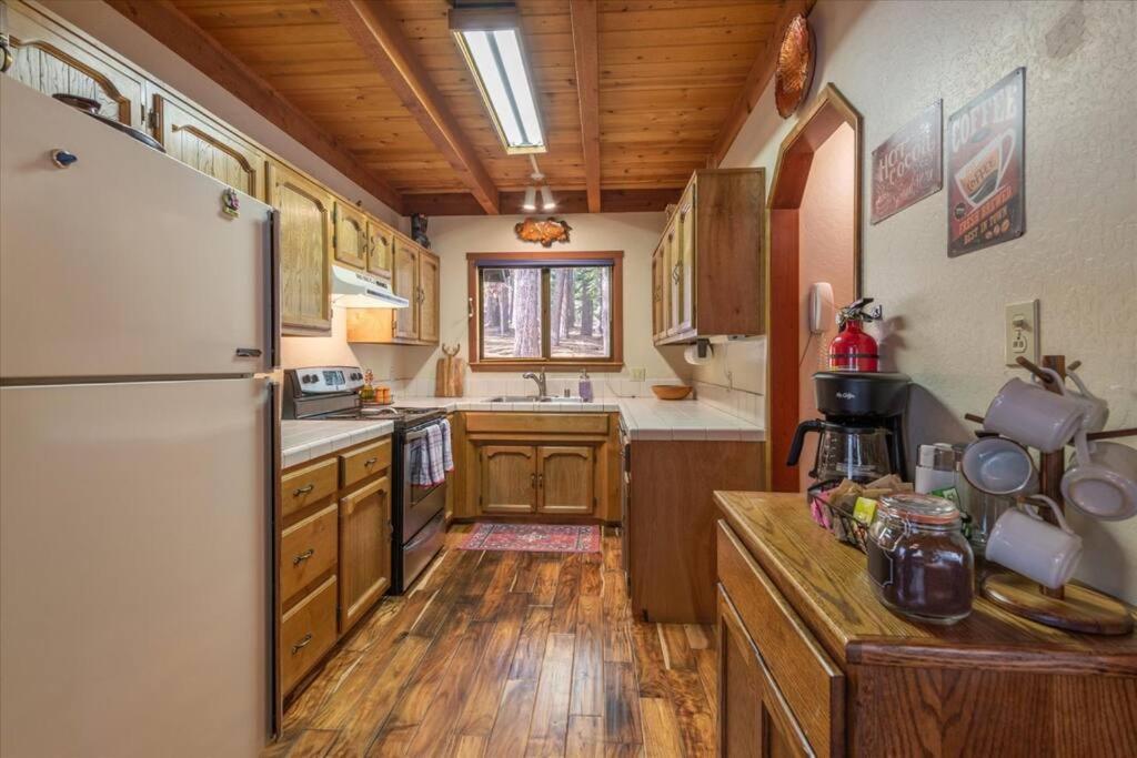 3Br Tahoe Donner Cabin With Hoa Perks Like Pools Hot-Tub Minutes To Trails Lake Golf Тръки Екстериор снимка