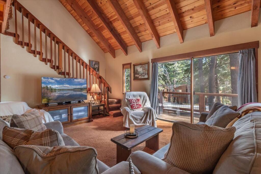 3Br Tahoe Donner Cabin With Hoa Perks Like Pools Hot-Tub Minutes To Trails Lake Golf Тръки Екстериор снимка